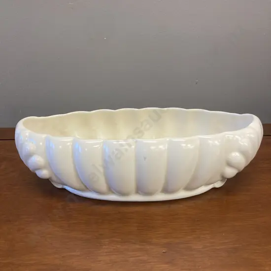 Art Deco Beswick 1192 Cream Low Fluted Bulb Bowl, 1940s. 8.5 x 30.5cm